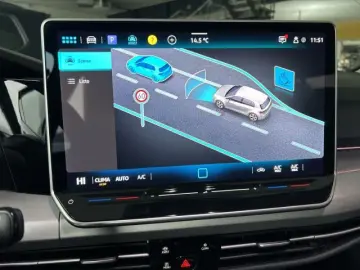 VW Golf VIII 1.5 eTSI Life DSG LED Navi Allwetterre