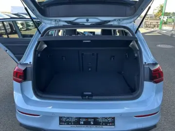 VW Golf VIII 1.5 eTSI Life DSG LED Navi Allwetterre