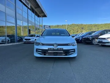 VW Golf VIII 1.5 eTSI Life DSG LED Navi Allwetterre