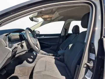 VW Golf VIII Variant 2.0 TDI DSG PDC LED  KLIMA NAV