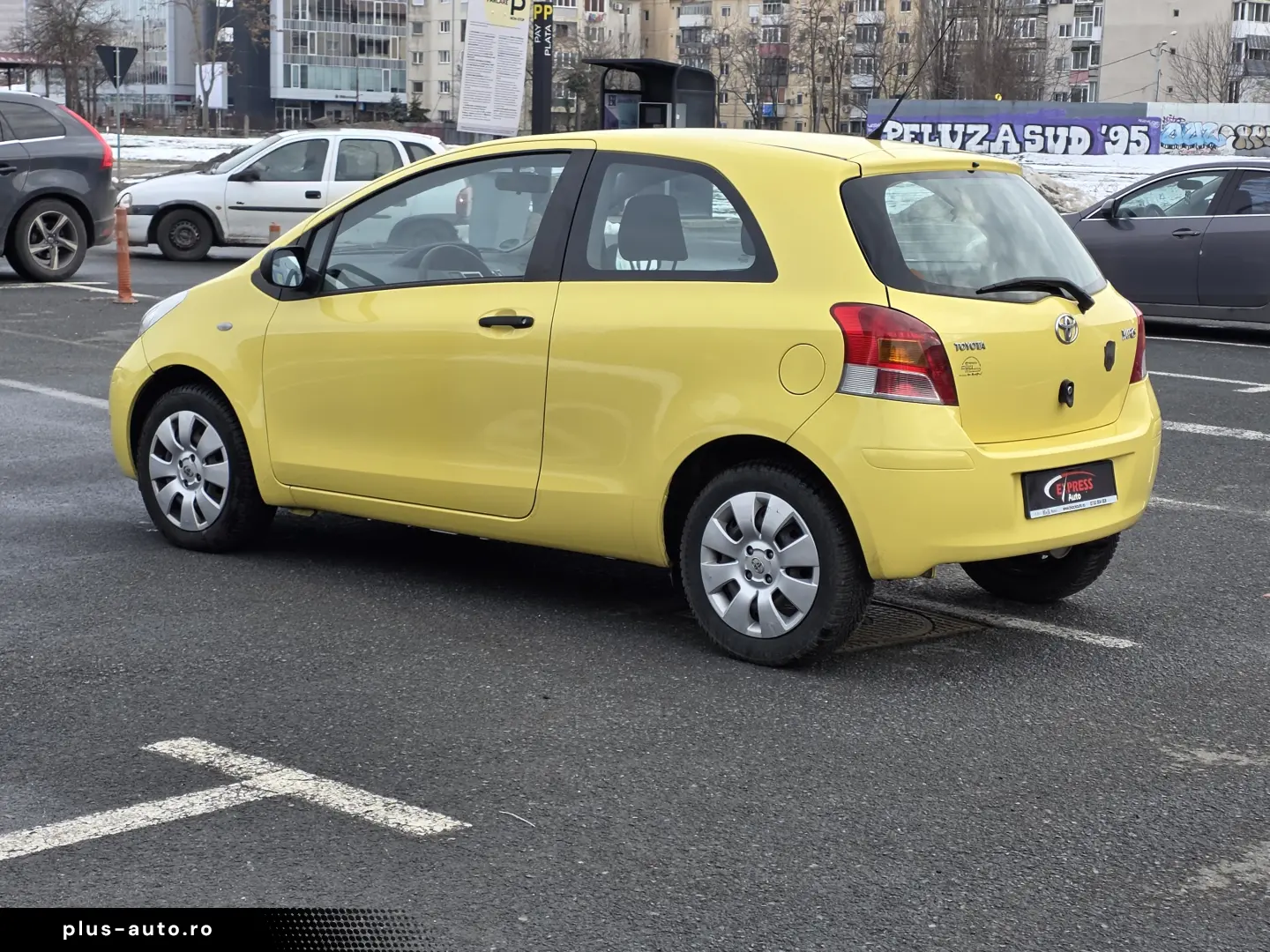 Toyota Yaris Euro 5  Livrare  Garantie  Rate fixe