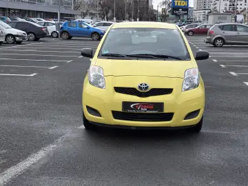 Toyota Yaris Euro 5  Livrare  Garantie  Rate fixe