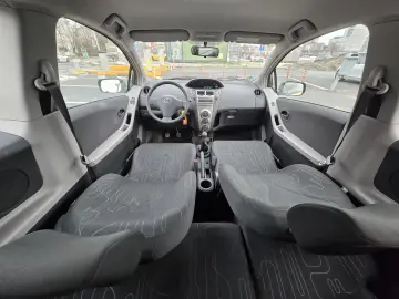 Toyota Yaris Euro 5  Livrare  Garantie  Rate fixe