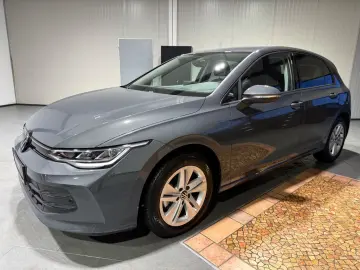 VW Golf VIII 1.5 eTSI Life  2 JAHRE GARANTIE