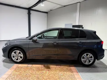 VW Golf VIII 1.5 eTSI Life  2 JAHRE GARANTIE