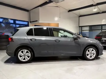 VW Golf VIII 1.5 eTSI Life  2 JAHRE GARANTIE