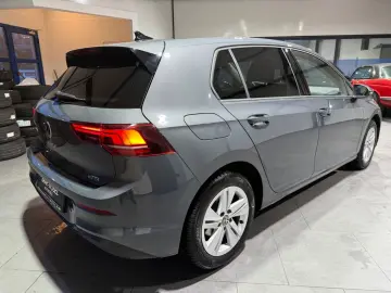 VW Golf VIII 1.5 eTSI Life  2 JAHRE GARANTIE