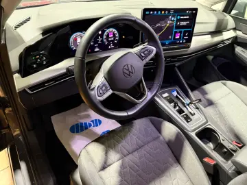 VW Golf VIII 1.5 eTSI Life  2 JAHRE GARANTIE