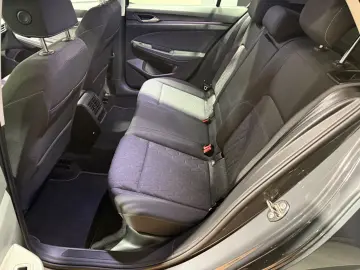 VW Golf VIII 1.5 eTSI Life  2 JAHRE GARANTIE