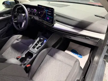 VW Golf VIII 1.5 eTSI Life  2 JAHRE GARANTIE