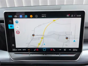 VW Golf VIII GOAL TDI DSG AHK LED  ACC Navi R-Kam