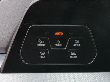 VW Golf VIII GOAL TDI DSG AHK LED  ACC Navi R-Kam