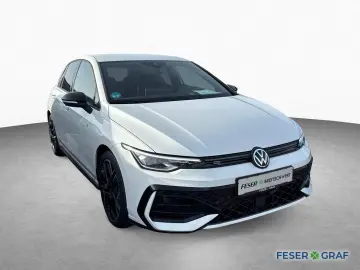 VW Golf VIII R-Line 1.5 eTSI DSG HUD LED-PLUS BLACK