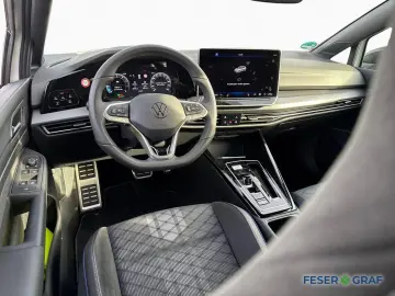 VW Golf VIII R-Line 1.5 eTSI DSG HUD LED-PLUS BLACK