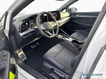 VW Golf VIII R-Line 1.5 eTSI DSG HUD LED-PLUS BLACK