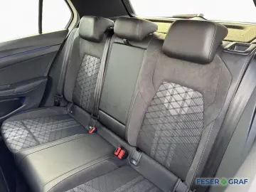 VW Golf VIII R-Line 1.5 eTSI DSG HUD LED-PLUS BLACK