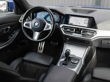 BMW Seria 3 330e xDrive Aut. M Sport