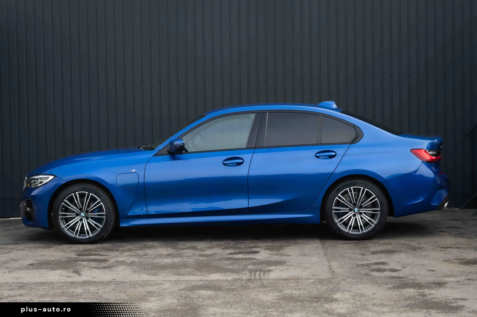 BMW Seria 3 330e xDrive Aut. M Sport