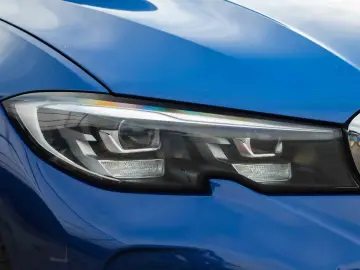 BMW Seria 3 330e xDrive Aut. M Sport