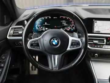 BMW Seria 3 330e xDrive Aut. M Sport