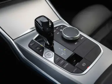 BMW Seria 3 330e xDrive Aut. M Sport