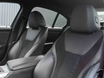 BMW Seria 3 330e xDrive Aut. M Sport