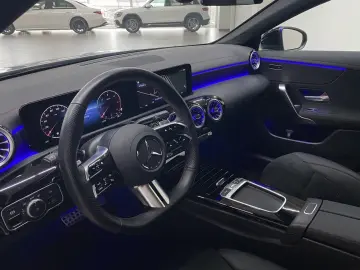 MERCEDES-BENZ CLA 220 d Coupé AMG