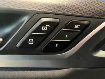 BMW X3 xDrive 30e M Sportpaket Pano Navi LED HK Soun