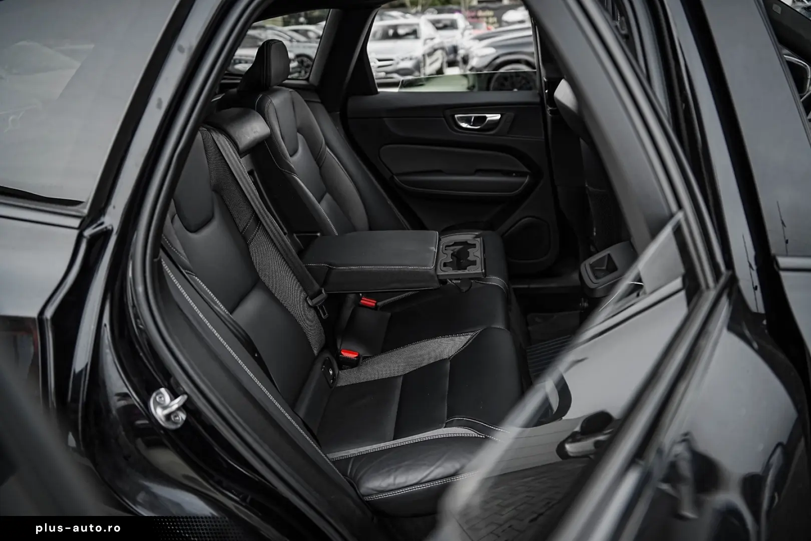 Volvo XC 60 Recharge T6 Twin Engine eAWD R-Design Expression