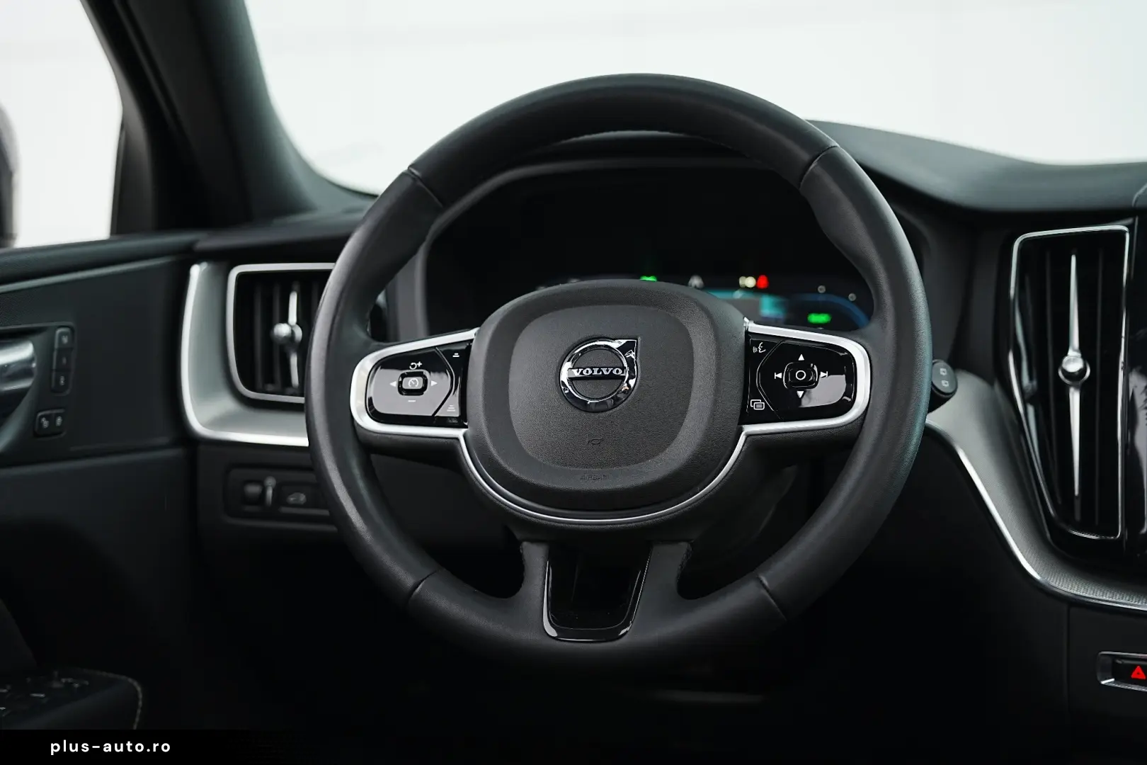 Volvo XC 60 Recharge T6 Twin Engine eAWD R-Design Expression