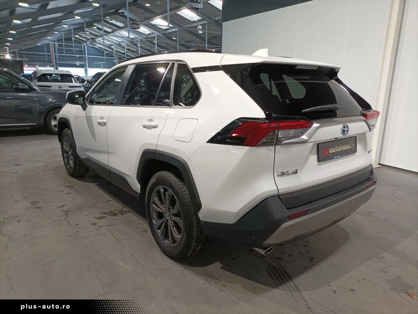 TOYOTA RAV4 2.5 VVT-i Hybrid Team D LED Navi PDC Sitzhz