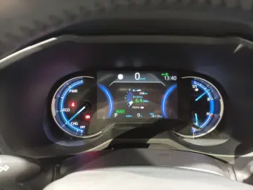 TOYOTA RAV4 2.5 VVT-i Hybrid Team D LED Navi PDC Sitzhz