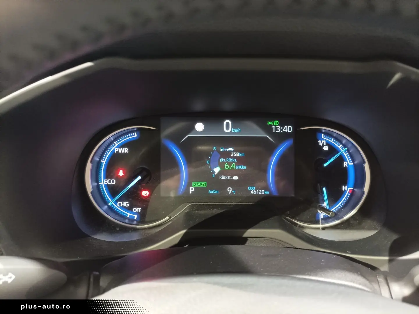 TOYOTA RAV4 2.5 VVT-i Hybrid Team D LED Navi PDC Sitzhz