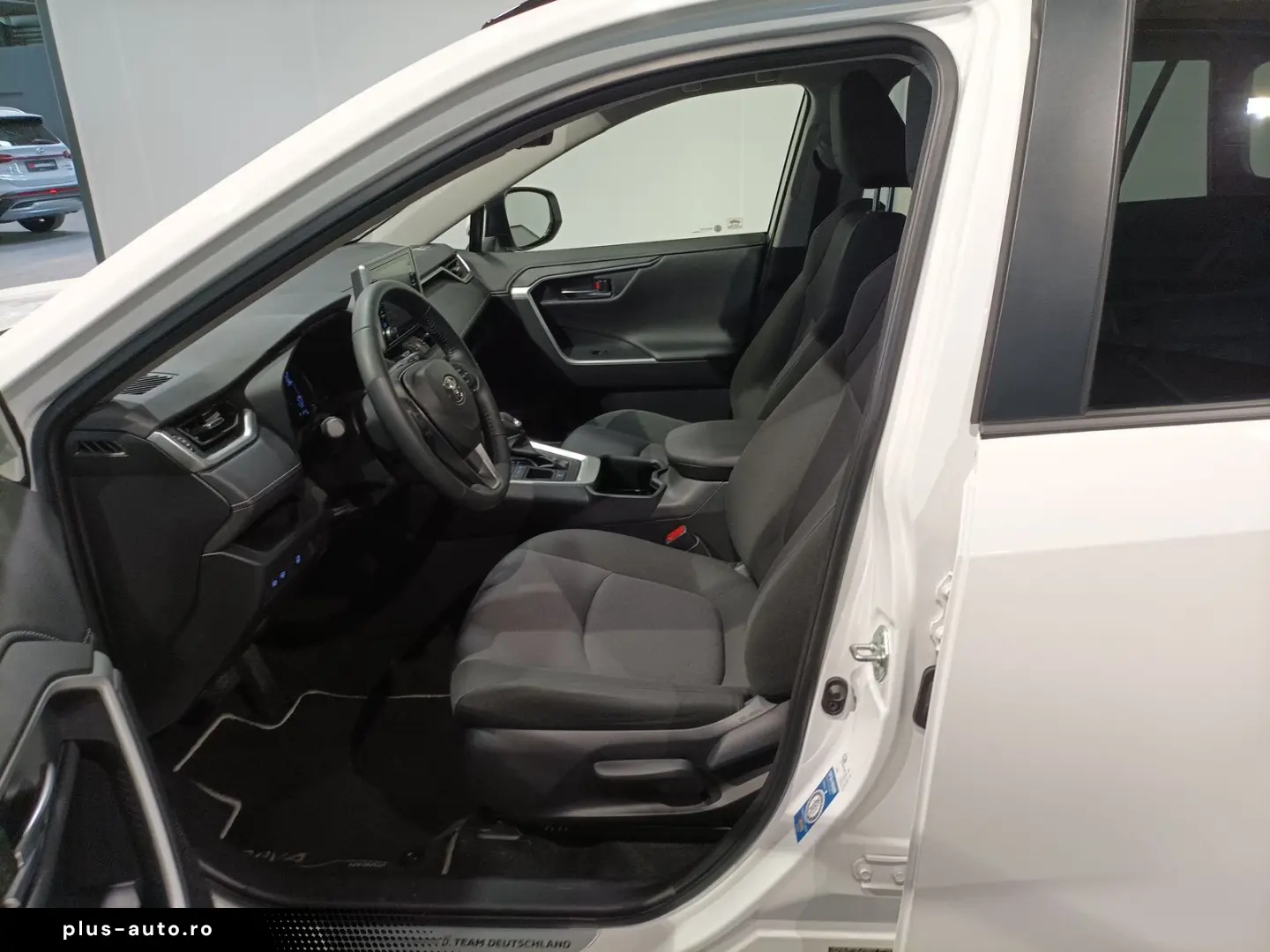 TOYOTA RAV4 2.5 VVT-i Hybrid Team D LED Navi PDC Sitzhz