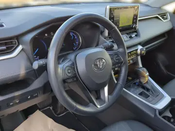 TOYOTA RAV4 2.5 D Team Deutschland ACC AUT LED Navi PDC