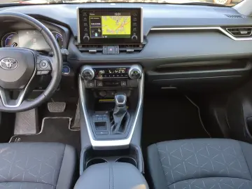 TOYOTA RAV4 2.5 D Team Deutschland ACC AUT LED Navi PDC