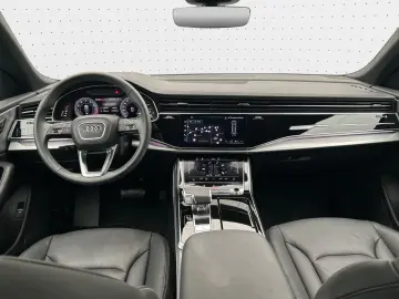 AUDI Q8 55 TFSI quattro S line Navi Matrix Alu AHK HU