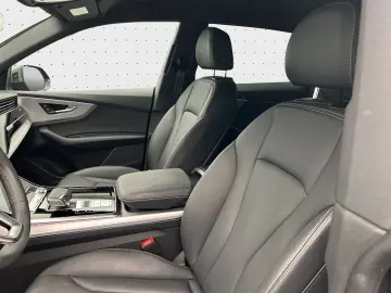 AUDI Q8 55 TFSI quattro S line Navi Matrix Alu AHK HU