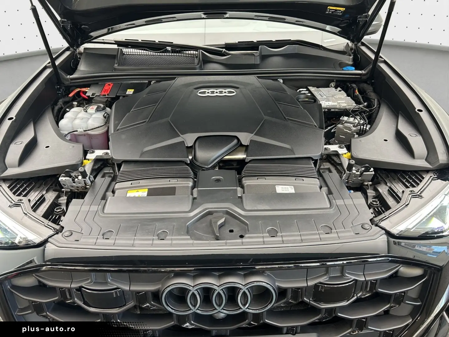 AUDI Q8 55 TFSI quattro S line Navi Matrix Alu AHK HU