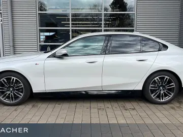 BMW 520d A Lim M-Sport AHK DA  Autom