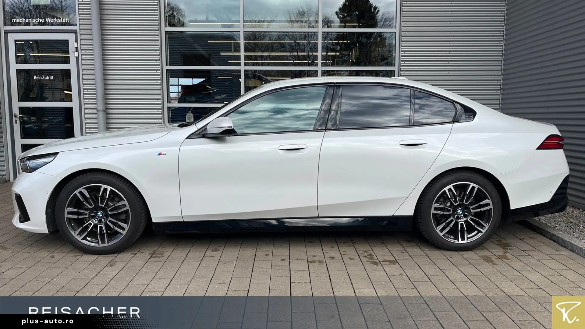 BMW 520d A Lim M-Sport AHK DA  Autom