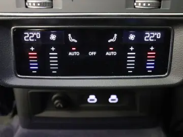 AUDI RS Q8 quattro tiptronic  Matrix Luft Keramik ACC