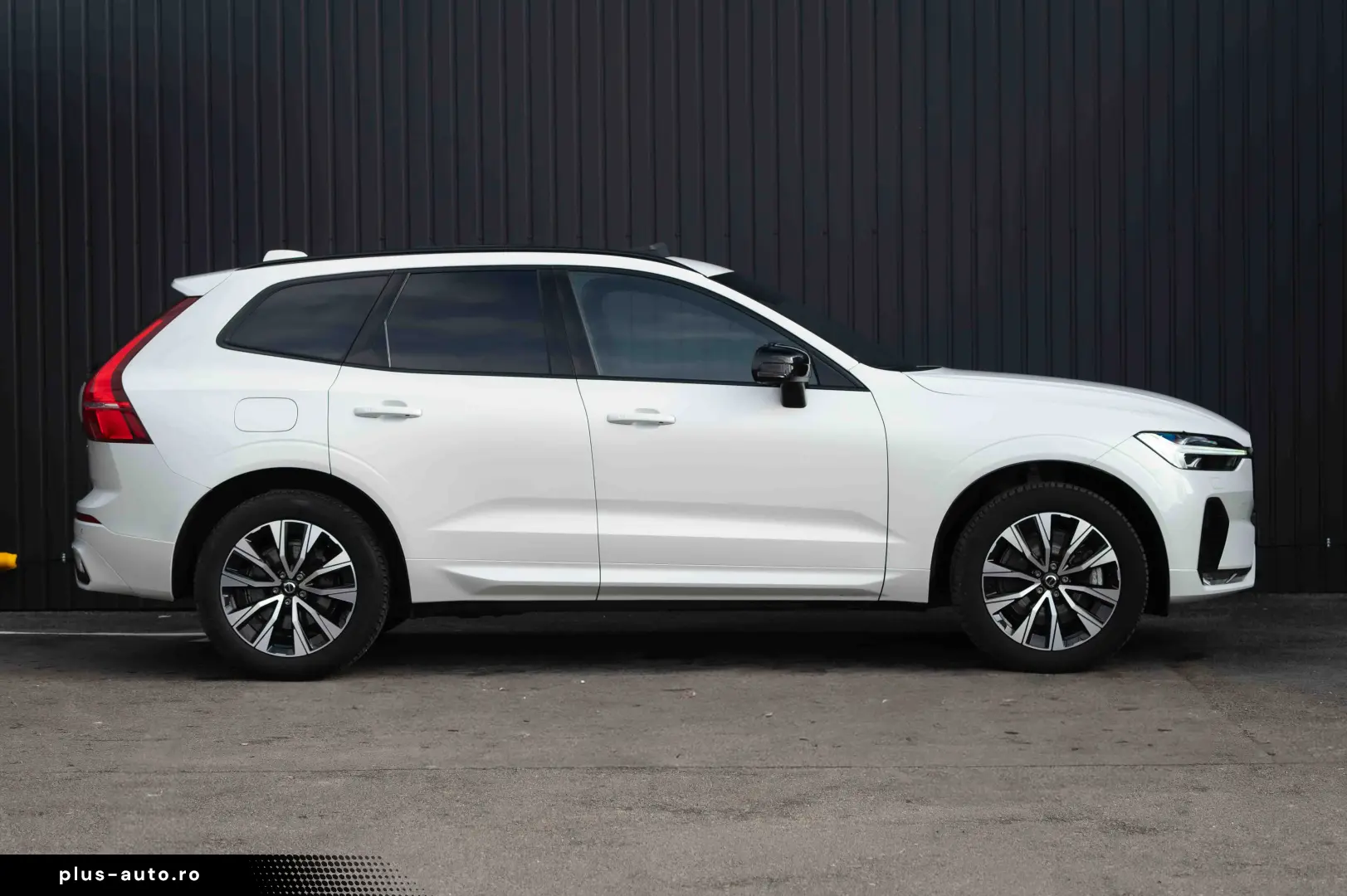 Volvo XC 60 B4 MHEV AT8 AWD R-Design