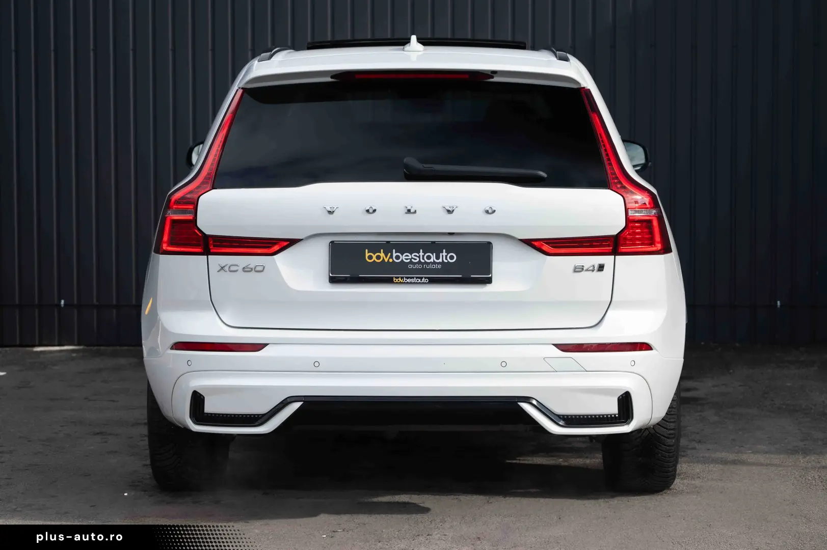 Volvo XC 60 B4 MHEV AT8 AWD R-Design