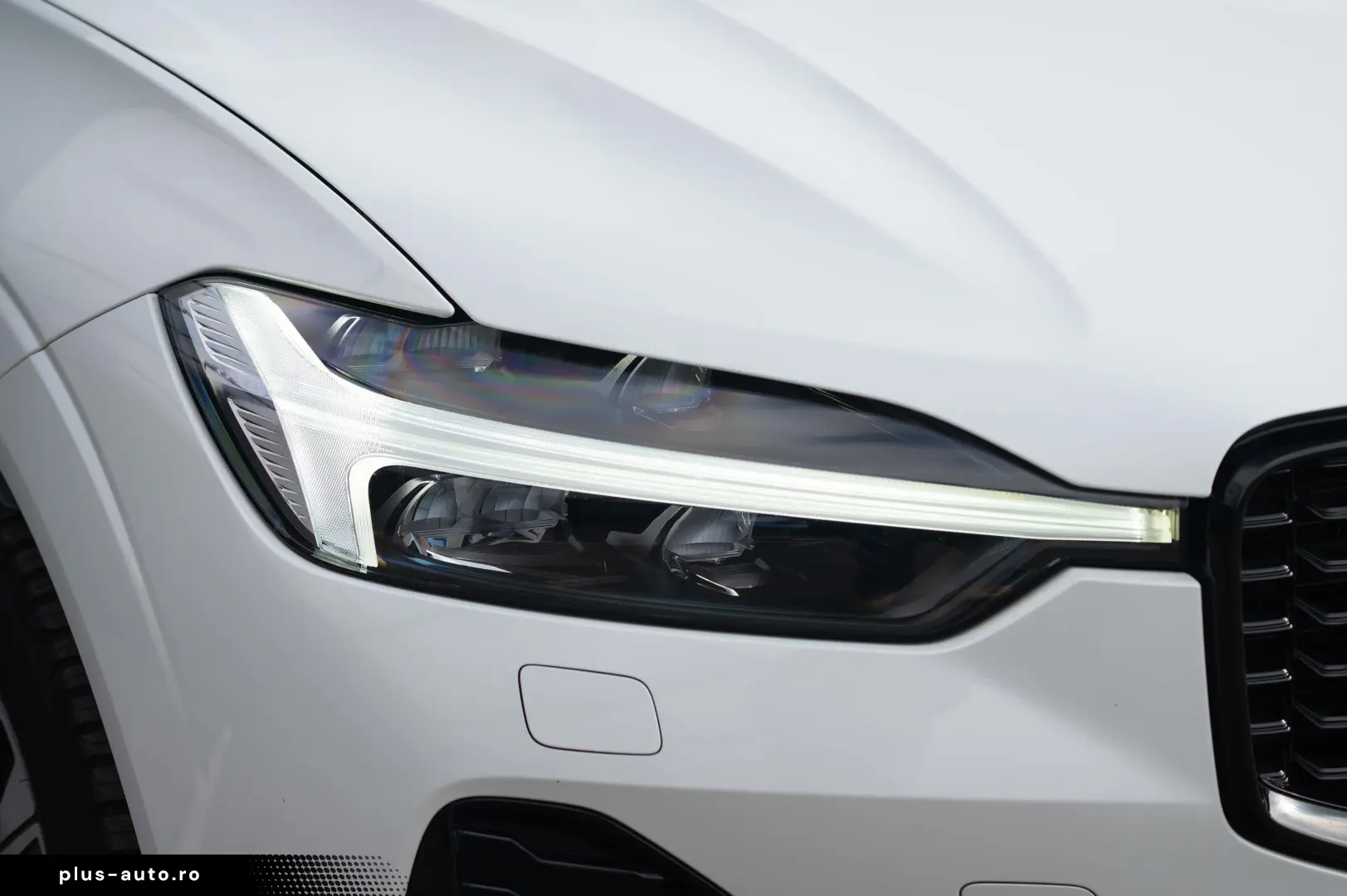 Volvo XC 60 B4 MHEV AT8 AWD R-Design