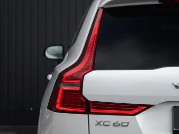 Volvo XC 60 B4 MHEV AT8 AWD R-Design