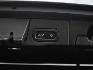 Volvo XC 60 B4 MHEV AT8 AWD R-Design