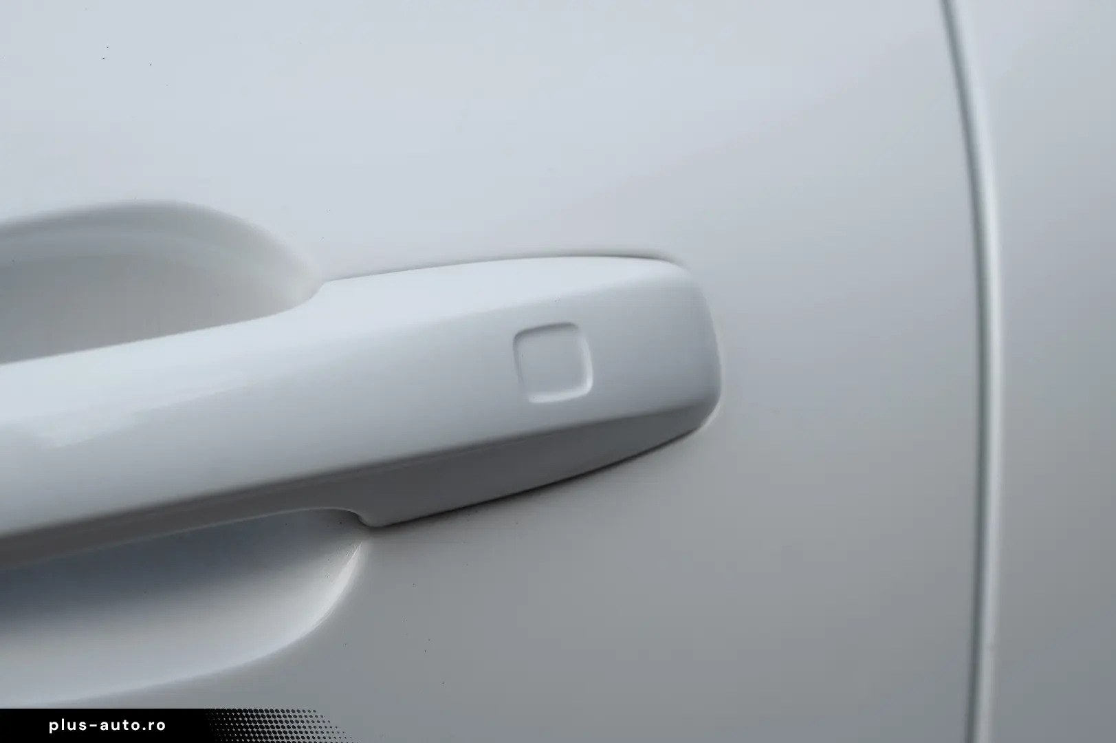 Volvo XC 60 B4 MHEV AT8 AWD R-Design