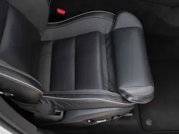 Volvo XC 60 B4 MHEV AT8 AWD R-Design