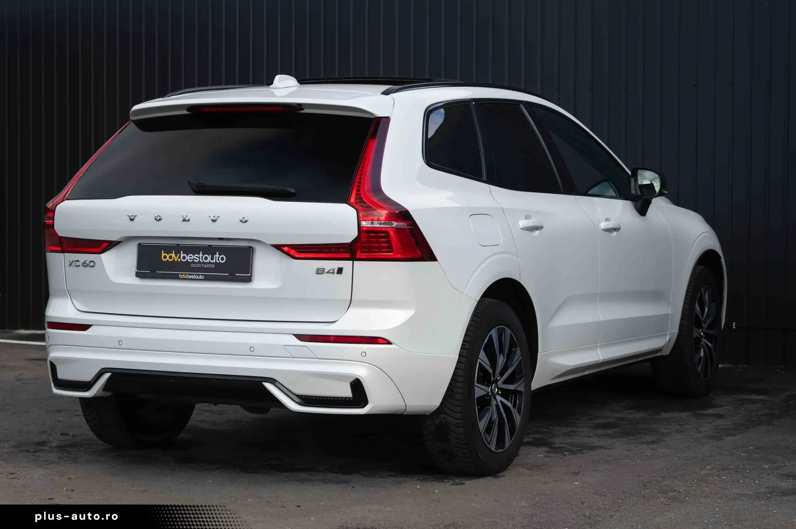 Volvo XC 60 B4 MHEV AT8 AWD R-Design